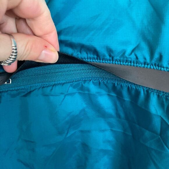 Adidas hooded zip up nylon windbreaker w/ color wash and crinkly texture🎉 - Picture 6 of 14